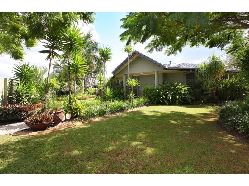 49 Martinique Way, Clear Island Waters QLD 4226