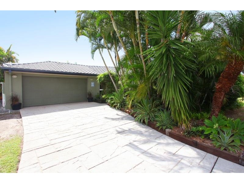 49 Martinique Way, Clear Island Waters QLD 4226