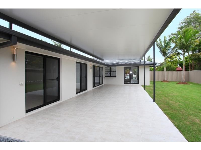 67 Barrier Reef Drive, Mermaid Waters QLD 4218