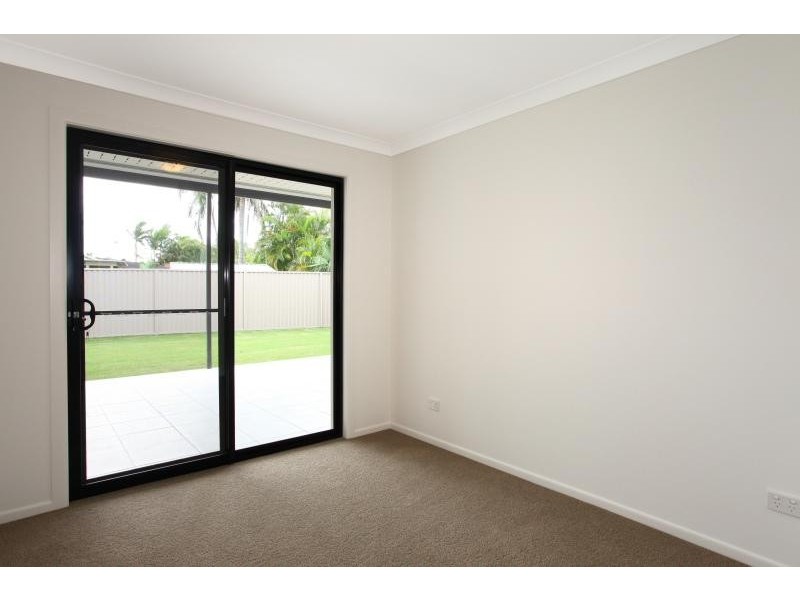 67 Barrier Reef Drive, Mermaid Waters QLD 4218