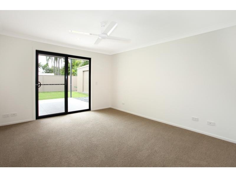 67 Barrier Reef Drive, Mermaid Waters QLD 4218
