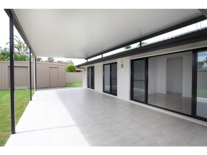67 Barrier Reef Drive, Mermaid Waters QLD 4218