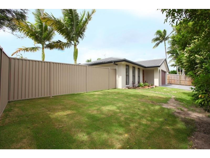 67 Barrier Reef Drive, Mermaid Waters QLD 4218
