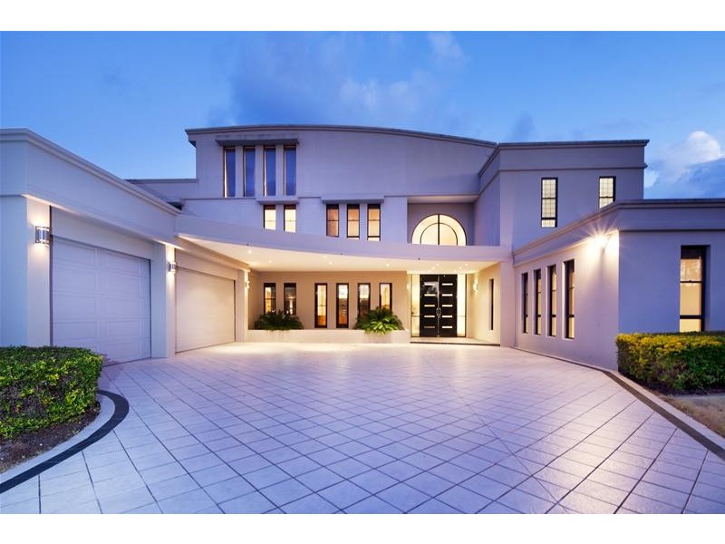 6 Ben Lexcen Place, Robina QLD 4226