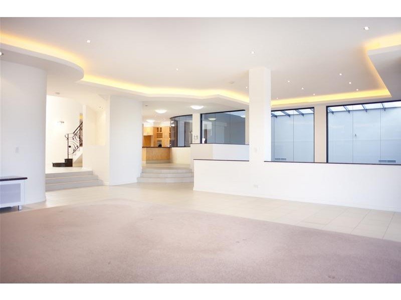 6 Ben Lexcen Place, Robina QLD 4226