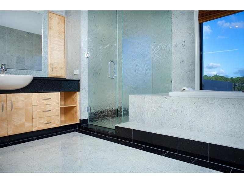 6 Ben Lexcen Place, Robina QLD 4226