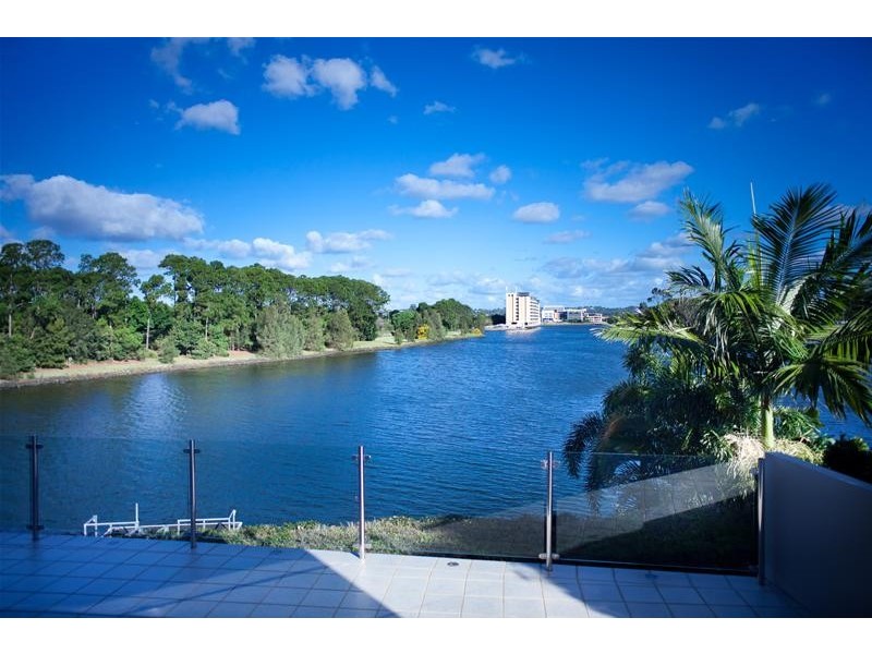 6 Ben Lexcen Place, Robina QLD 4226