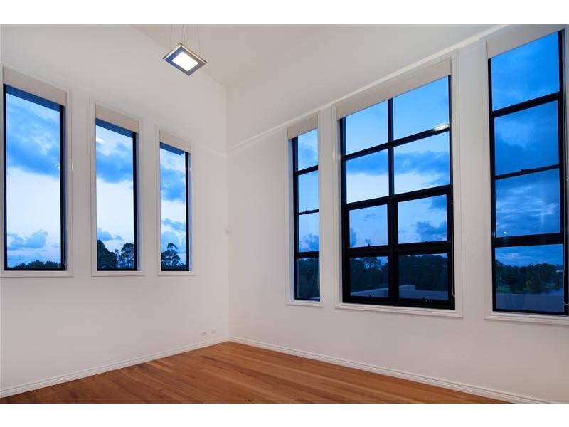 6 Ben Lexcen Place, Robina QLD 4226