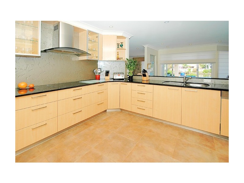 16 Key Biscayne, Clear Island Waters QLD 4226