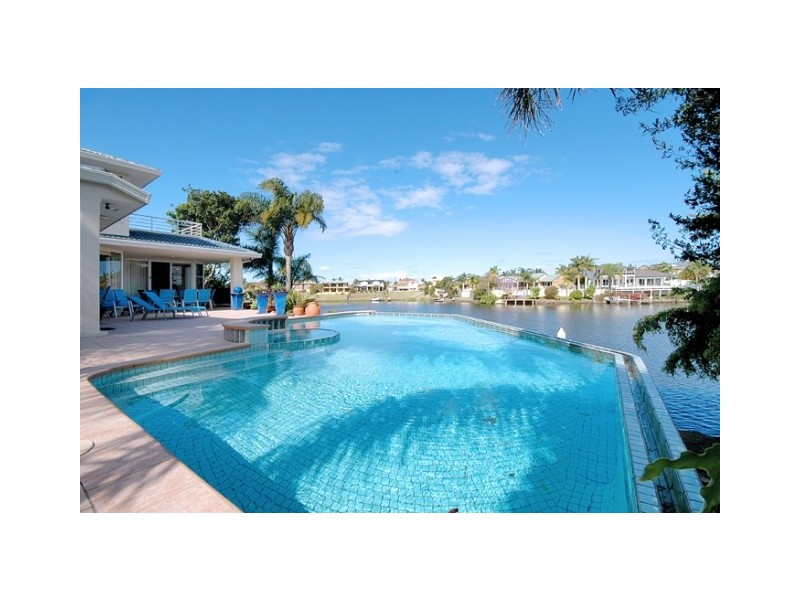 16 Key Biscayne, Clear Island Waters QLD 4226