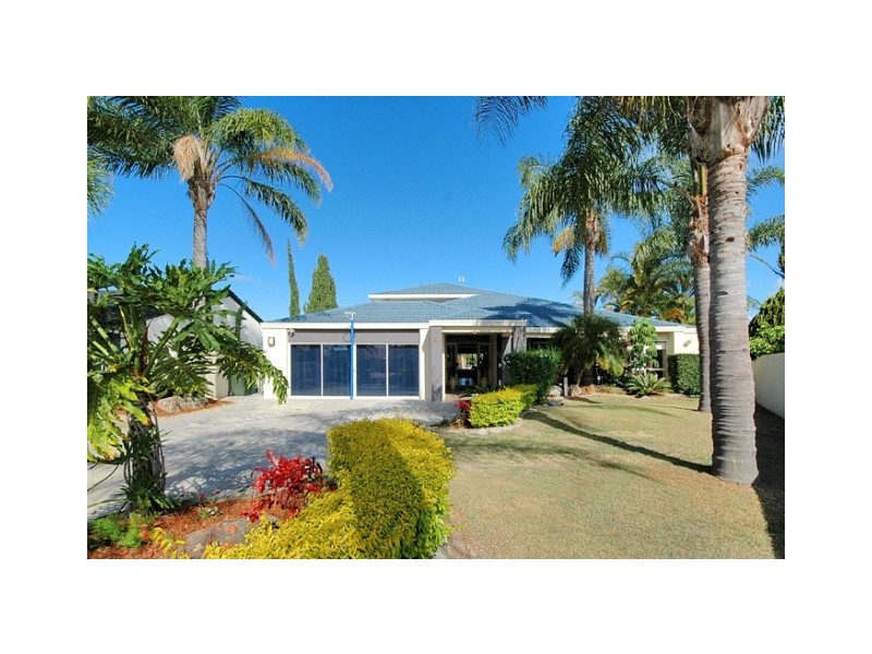 16 Key Biscayne, Clear Island Waters QLD 4226