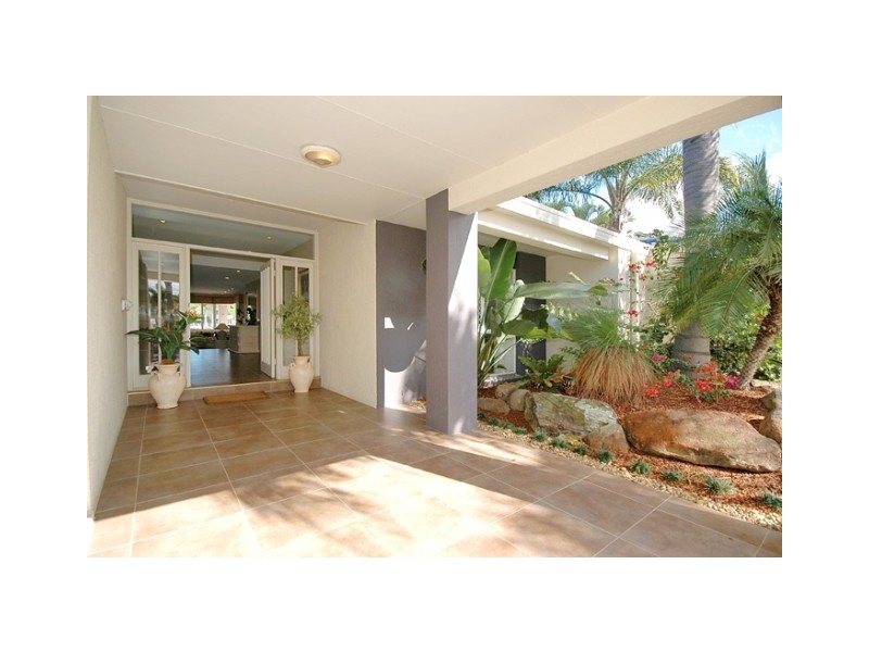 16 Key Biscayne, Clear Island Waters QLD 4226