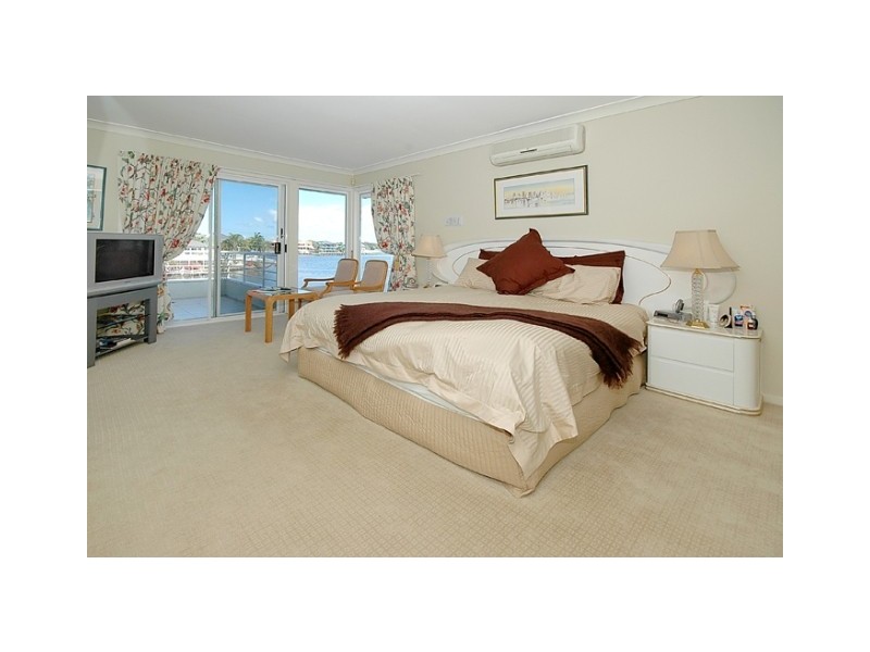 16 Key Biscayne, Clear Island Waters QLD 4226