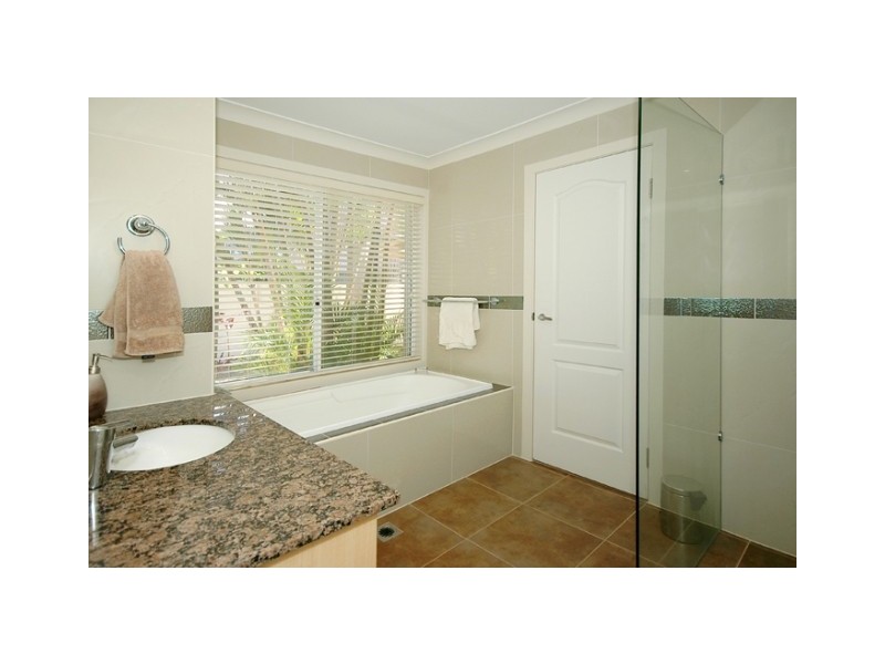 16 Key Biscayne, Clear Island Waters QLD 4226