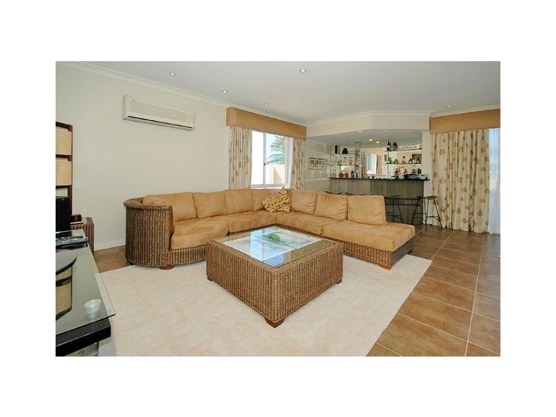 16 Key Biscayne, Clear Island Waters QLD 4226