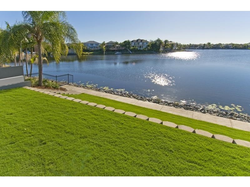 37 Martinique Way, Clear Island Waters QLD 4226