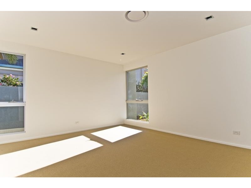 37 Martinique Way, Clear Island Waters QLD 4226