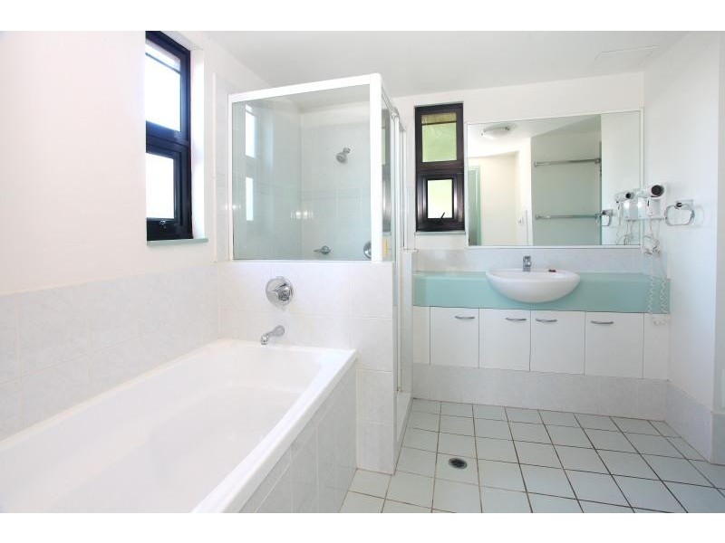 109/30-34 Surf Parade, Broadbeach QLD 4218