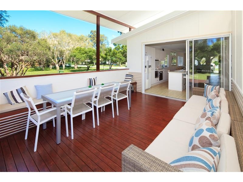 13 Harris Street, Labrador QLD 4215