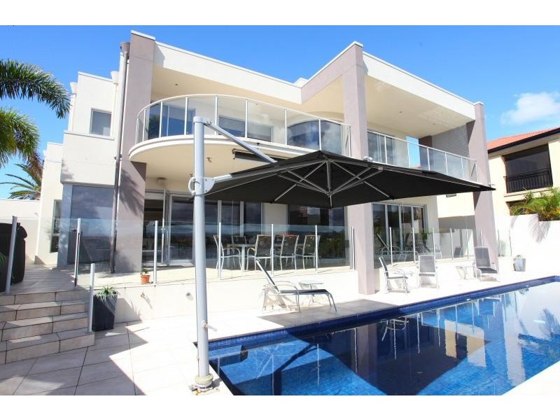 46 Bollard Circuit, Clear Island Waters QLD 4226