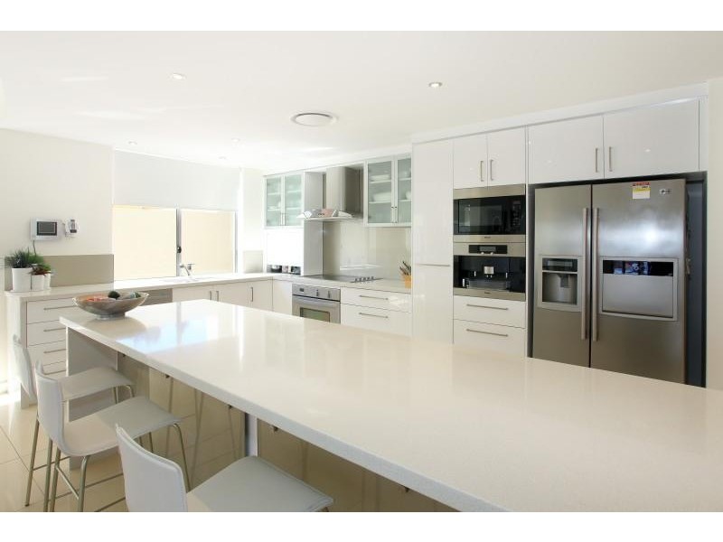 46 Bollard Circuit, Clear Island Waters QLD 4226
