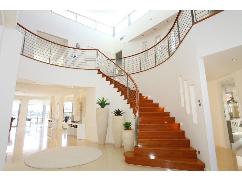 46 Bollard Circuit, Clear Island Waters QLD 4226
