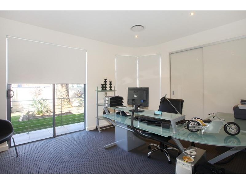 46 Bollard Circuit, Clear Island Waters QLD 4226