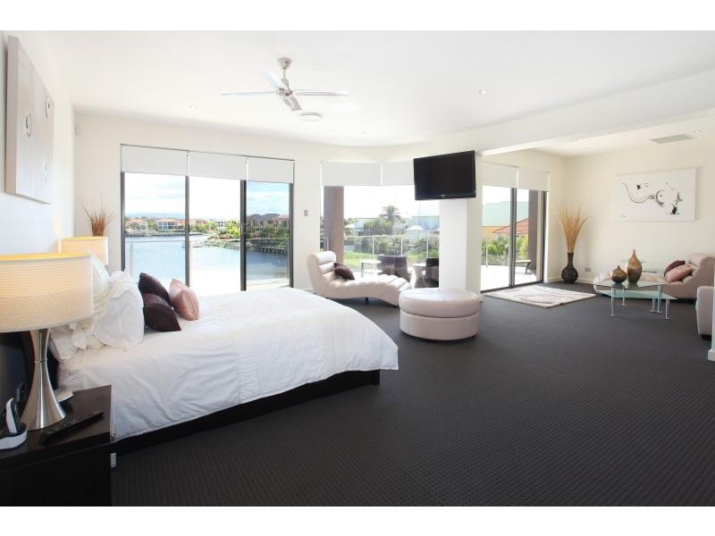 46 Bollard Circuit, Clear Island Waters QLD 4226