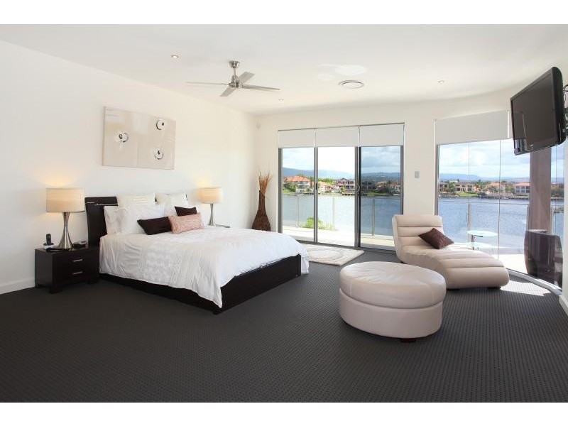 46 Bollard Circuit, Clear Island Waters QLD 4226