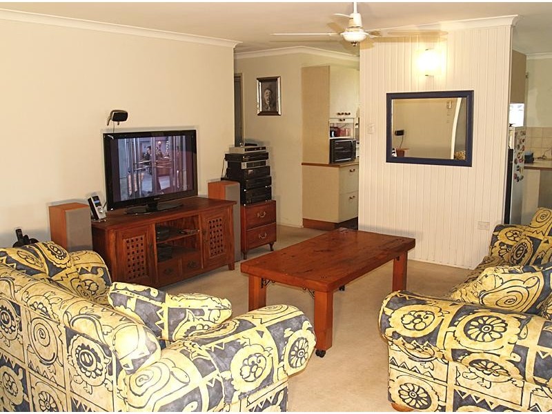 10 Cristobel Court, Broadbeach Waters QLD 4218