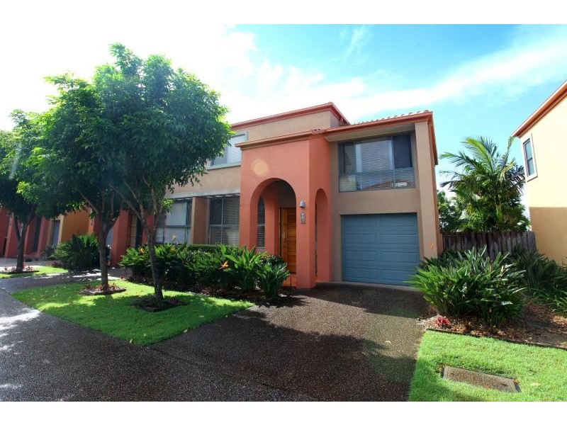 16/20 Fairway Drive, Clear Island Waters QLD 4226