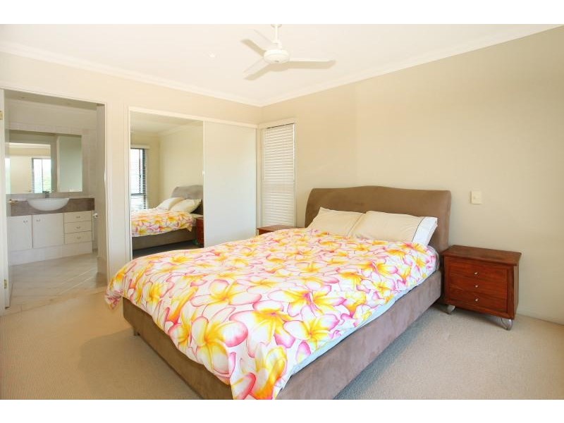 16/20 Fairway Drive, Clear Island Waters QLD 4226