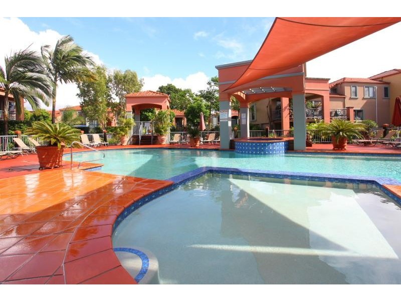 16/20 Fairway Drive, Clear Island Waters QLD 4226