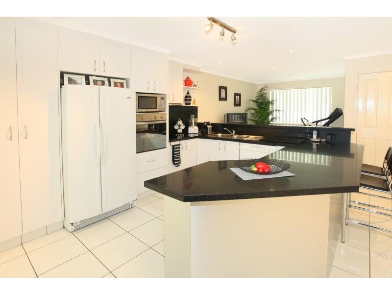 39 Dartmouth Court, Varsity Lakes QLD 4227