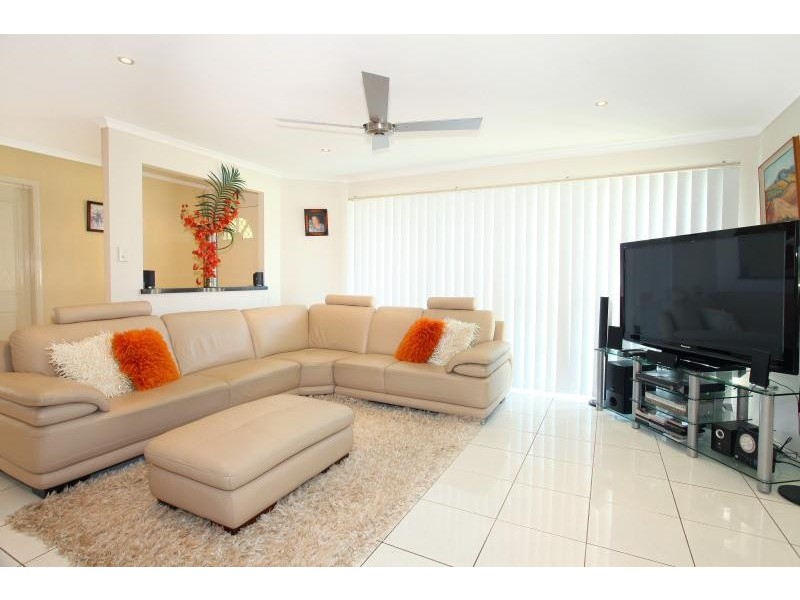 39 Dartmouth Court, Varsity Lakes QLD 4227