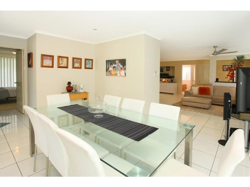 39 Dartmouth Court, Varsity Lakes QLD 4227