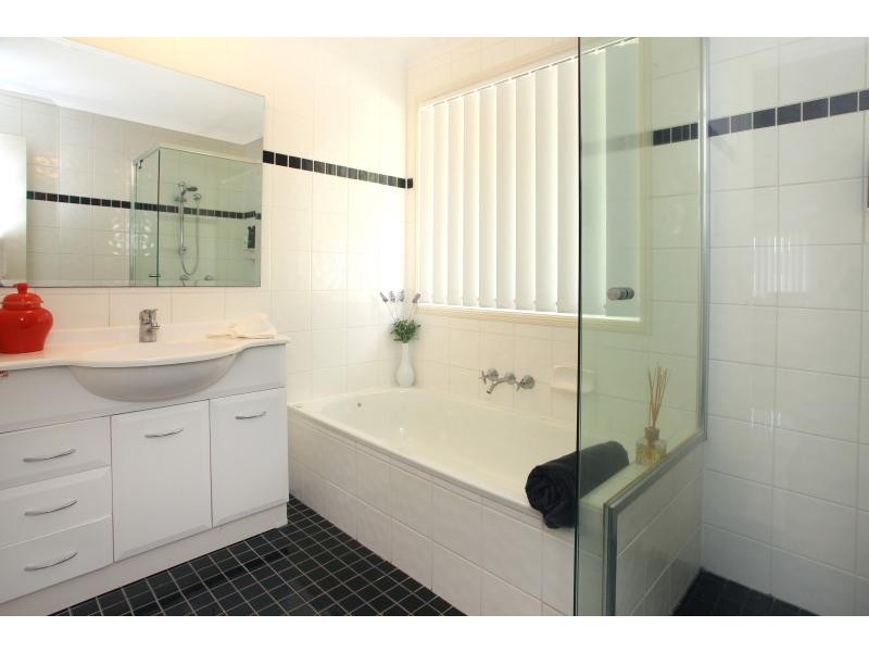 39 Dartmouth Court, Varsity Lakes QLD 4227