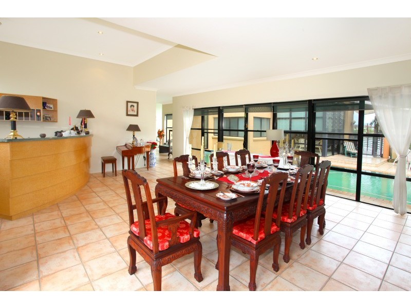 50 Bollard, Clear Island Waters QLD 4226