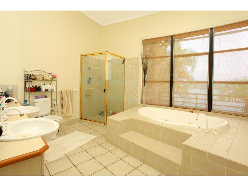 50 Bollard, Clear Island Waters QLD 4226