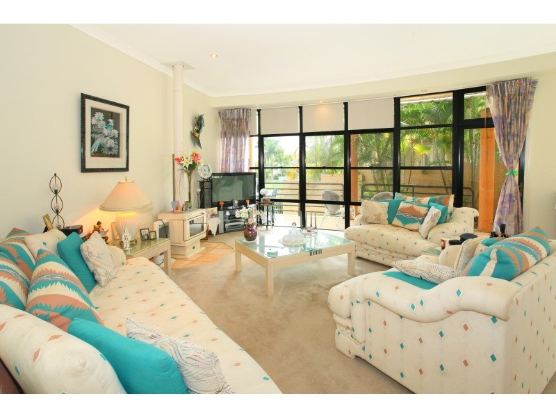 50 Bollard, Clear Island Waters QLD 4226