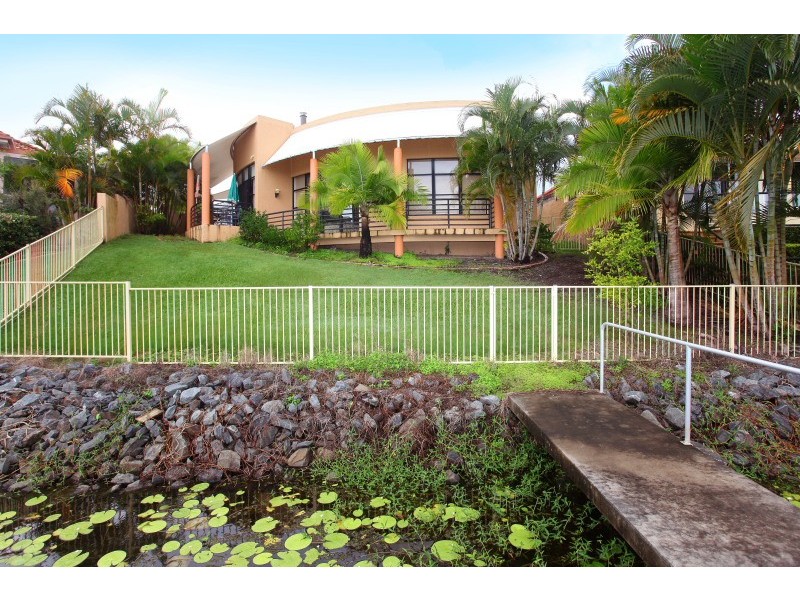 50 Bollard, Clear Island Waters QLD 4226