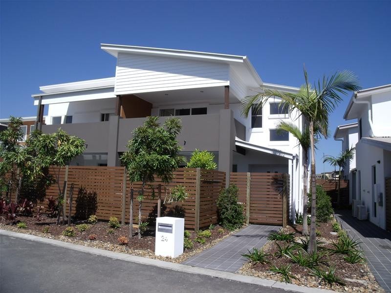 24 Lillie Street, Burleigh Waters QLD 4220