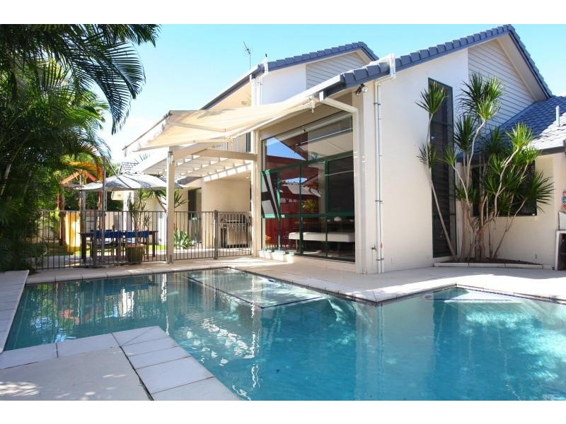 293 Rio Vista Blvd, Mermaid Waters QLD 4218