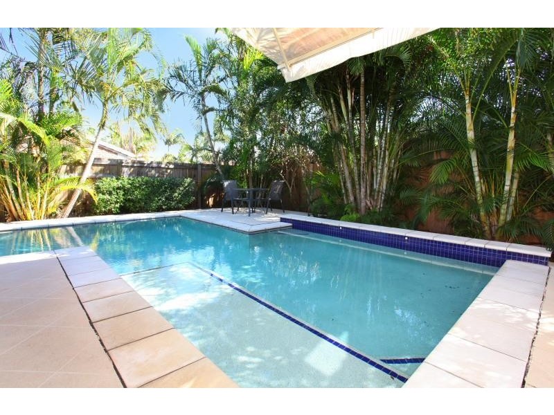 293 Rio Vista Blvd, Mermaid Waters QLD 4218