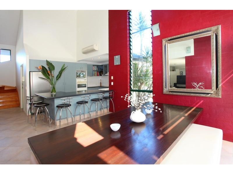293 Rio Vista Blvd, Mermaid Waters QLD 4218