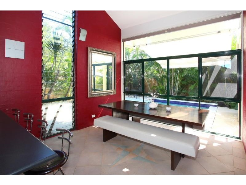 293 Rio Vista Blvd, Mermaid Waters QLD 4218
