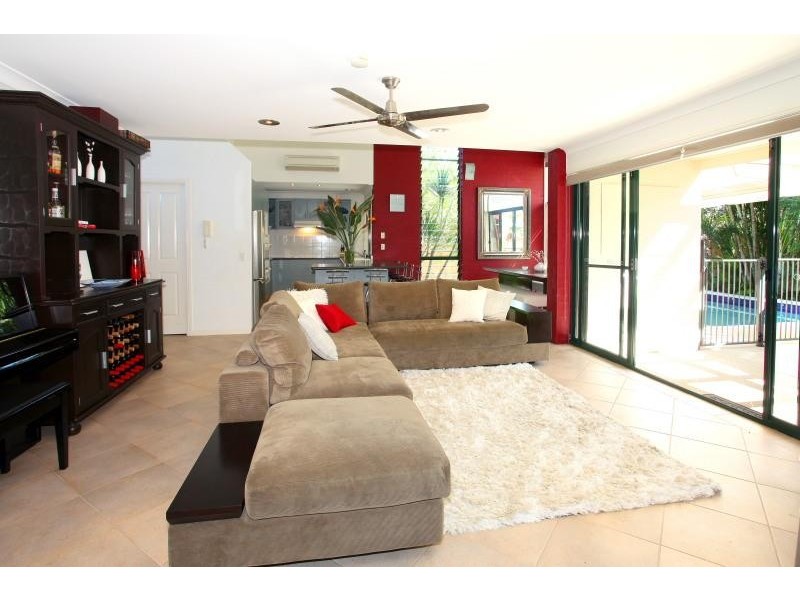 293 Rio Vista Blvd, Mermaid Waters QLD 4218