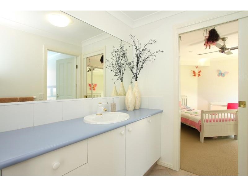 293 Rio Vista Blvd, Mermaid Waters QLD 4218