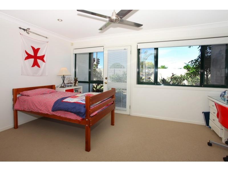 293 Rio Vista Blvd, Mermaid Waters QLD 4218