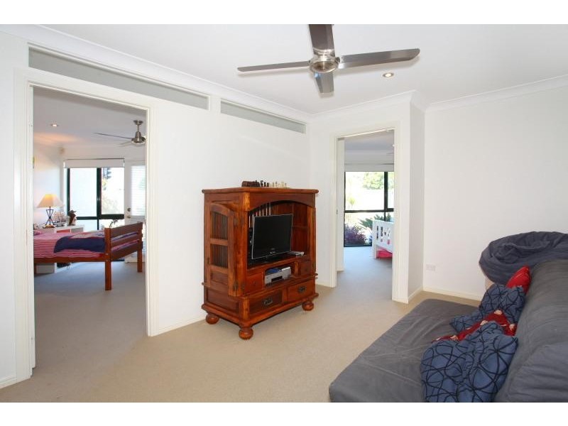 293 Rio Vista Blvd, Mermaid Waters QLD 4218